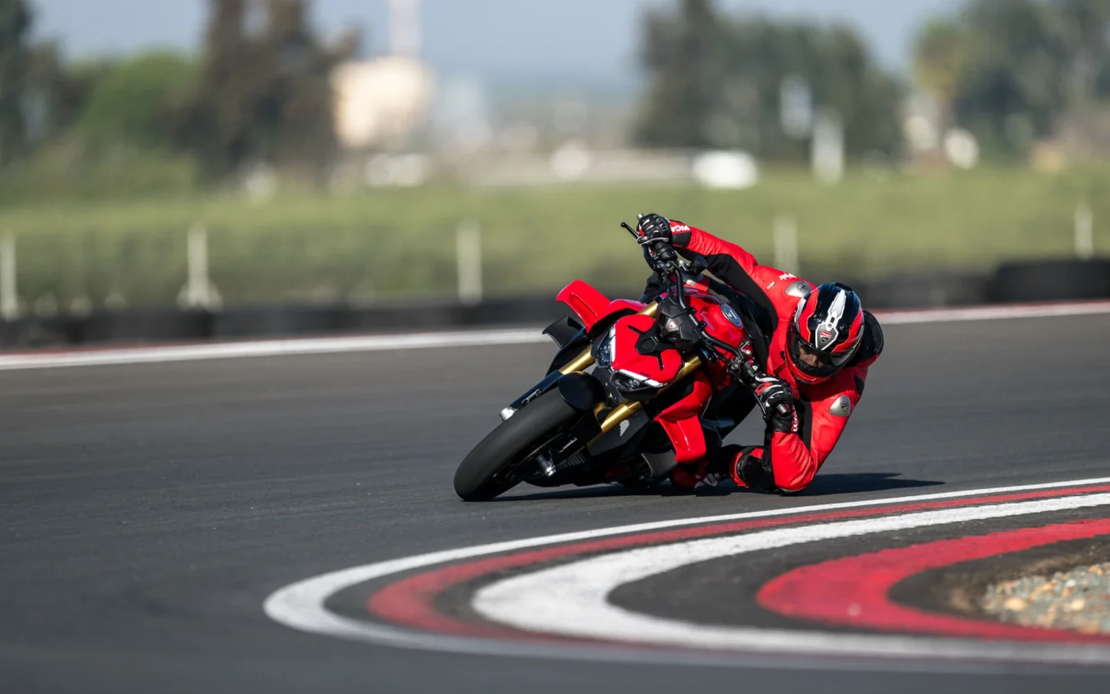 2026 Ducati Streetfighter V4 S - Red - Image 12