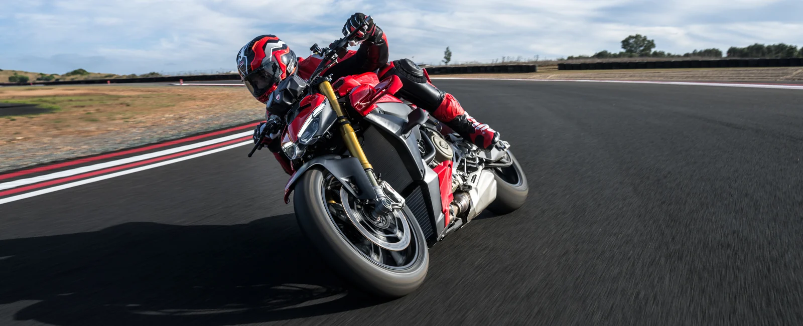2026 Ducati Streetfighter V4 S - Red - Image 16
