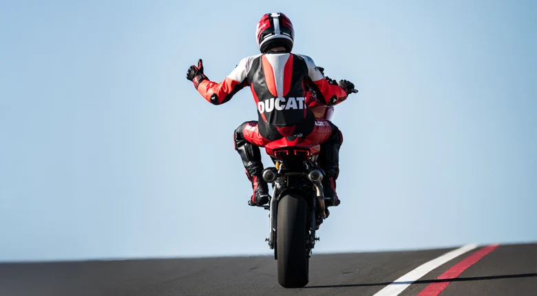 2026 Ducati Streetfighter V2 S - Red - Image 12