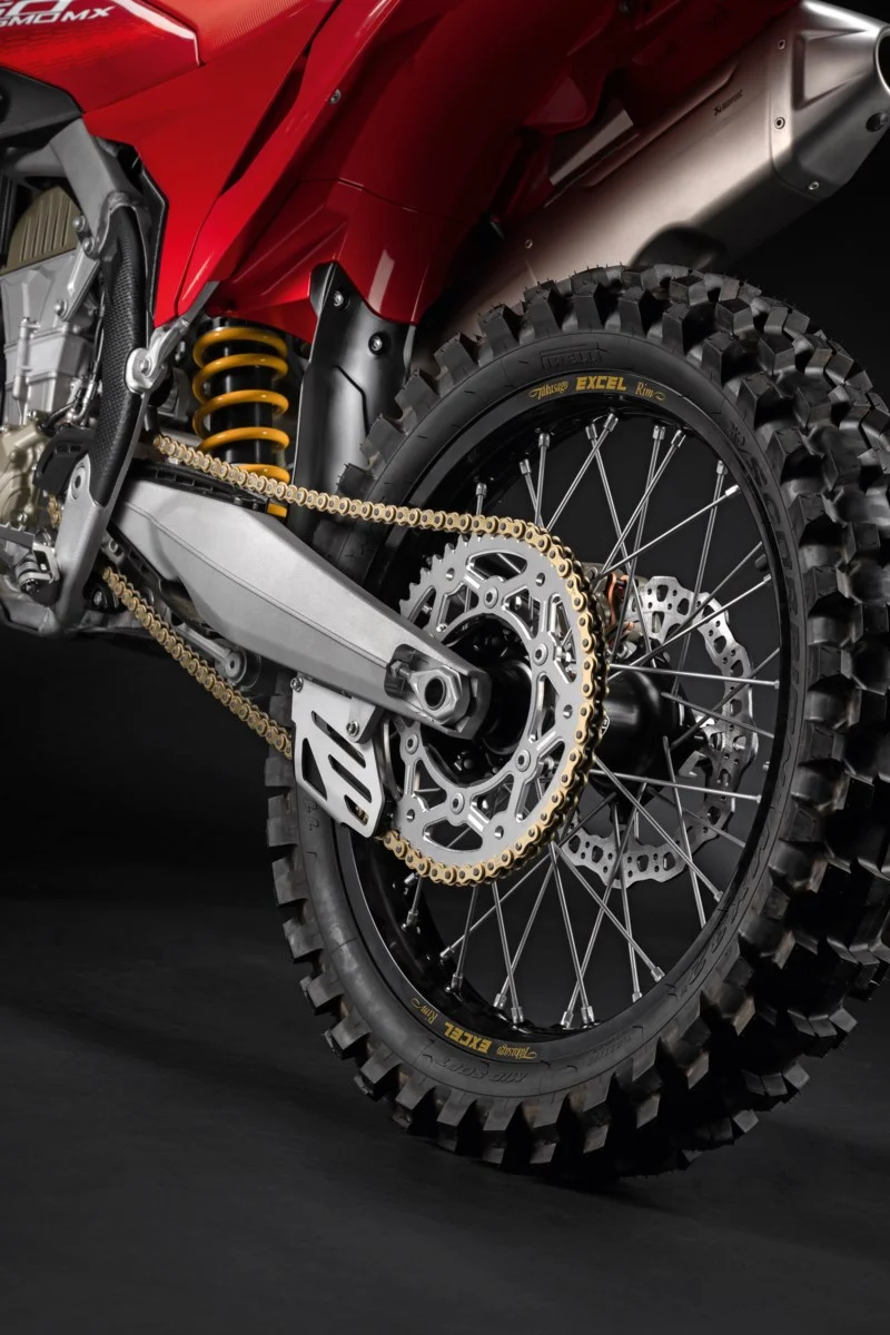 97280001AA - RK 520 Chain - Desmo450 - Image 3