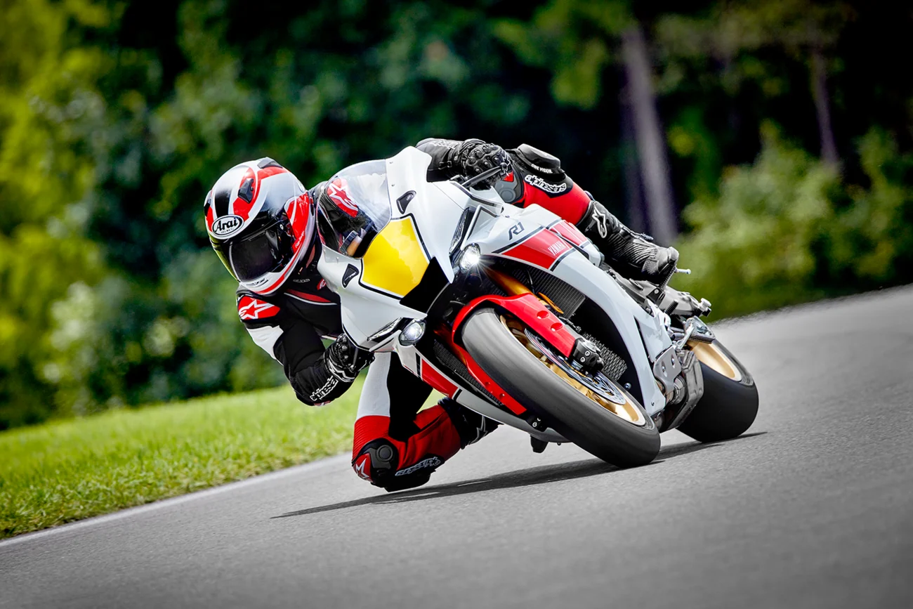 Arai Helmets - Quantum-X Helmet - Steel - Red - Image 3