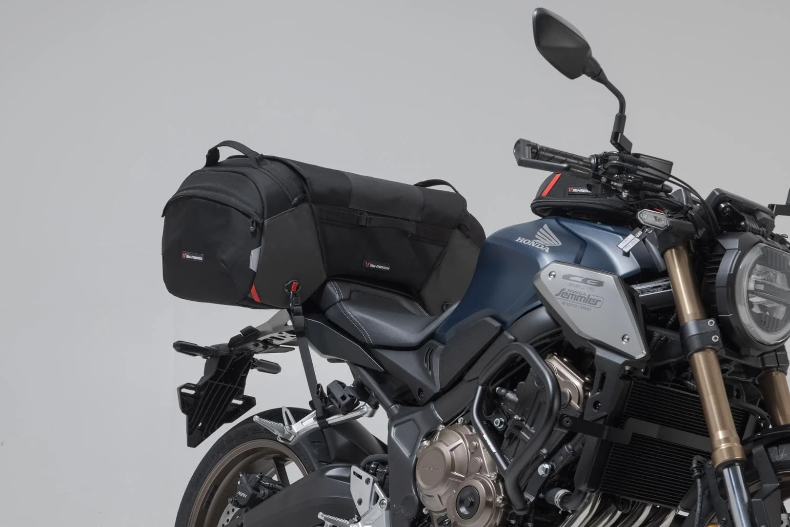 BC.HTA.00.301.30000 - SW-MOTECH - PRO Travelbag tail bag - 1680D Ballistic Nylon /Anthracite 65 l - BLACK - Image 4