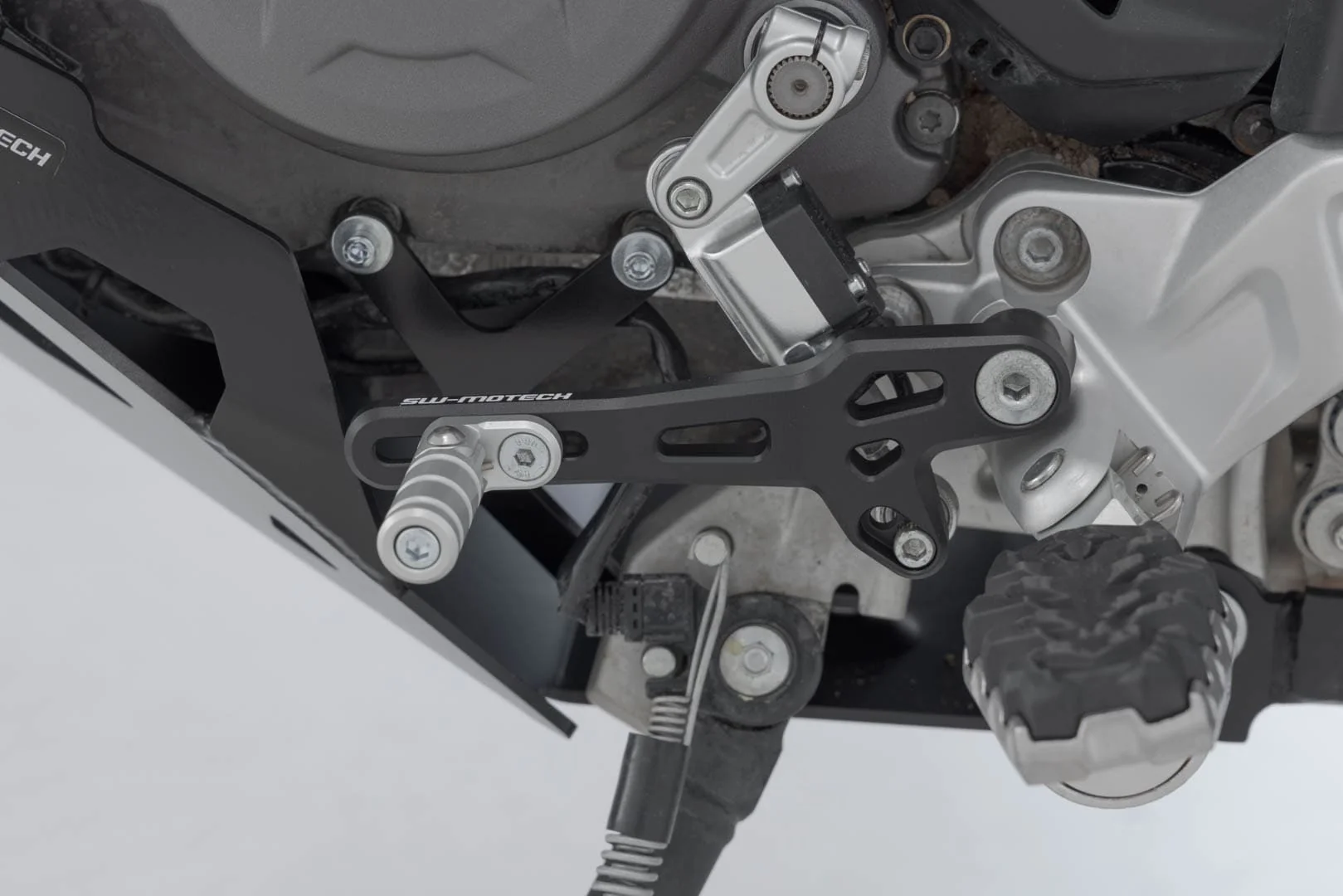 FSC.22.995.10000 - SW-MOTECH - Gear lever - Ducati DesertX (22-) / Rally (23-) - Image 5