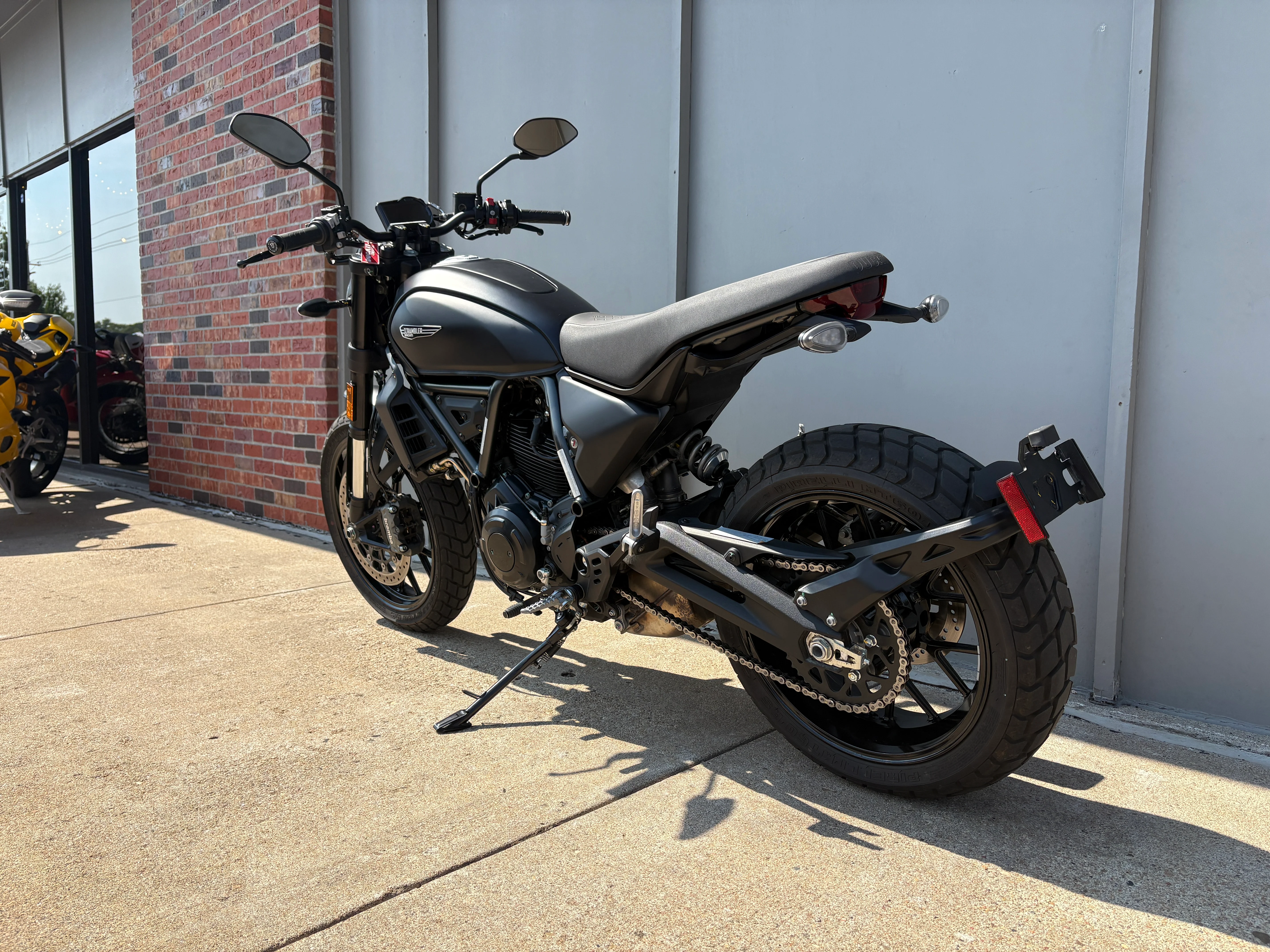 PREMIUM PREOWNED 2025 Ducati Scrambler Icon Dark (2345) - Image 6
