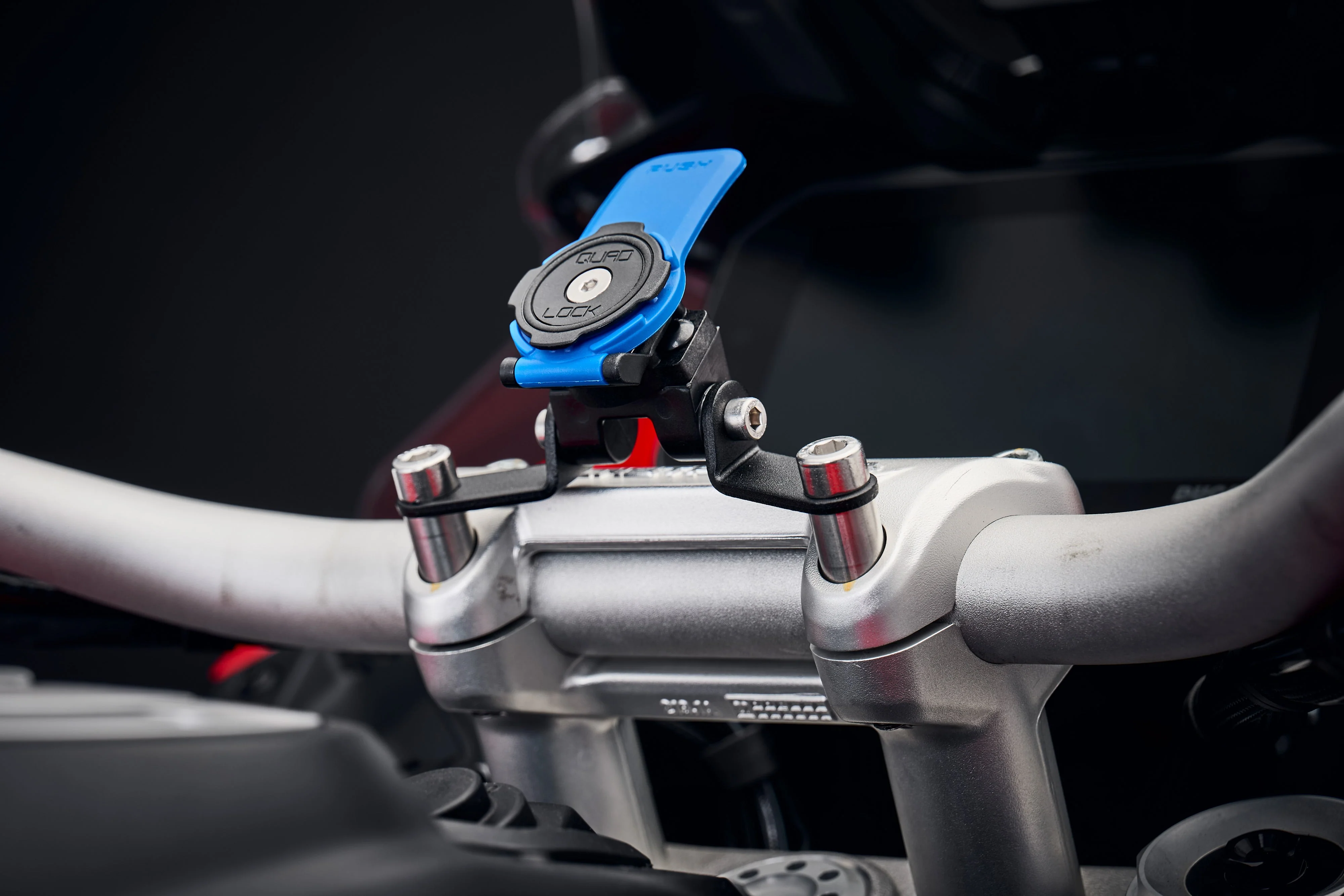 PRN014568-015363 - Evotech Quad Lock Compatible Handlebar Clamp Mount - Image 2
